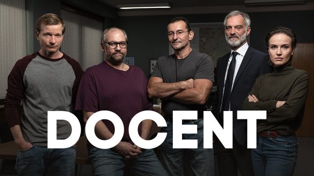 Docent III, Únos